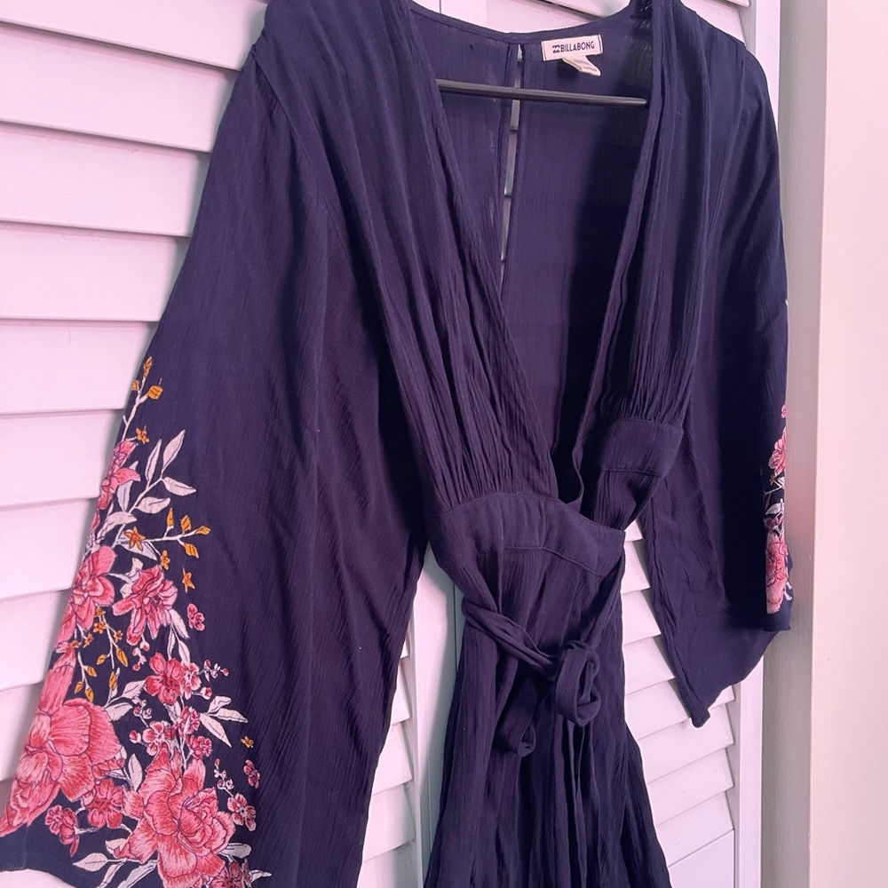 Billabong kimono style wrap dress